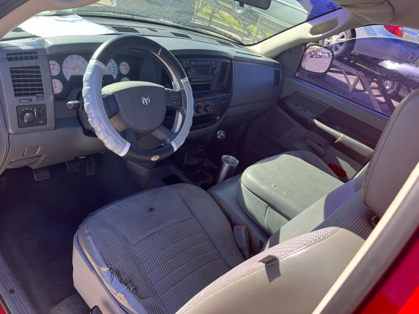 2007 red /black Dodge Ram 1500 SLT 2WD (1D7HA16K97J) with an 3.7L V6 SOHC 12V engine, Manual transmission, located at 14700 Tomball Parkway 249, Houston, TX, 77086, (281) 444-2200, 29.928619, -95.504074 - Photo #9